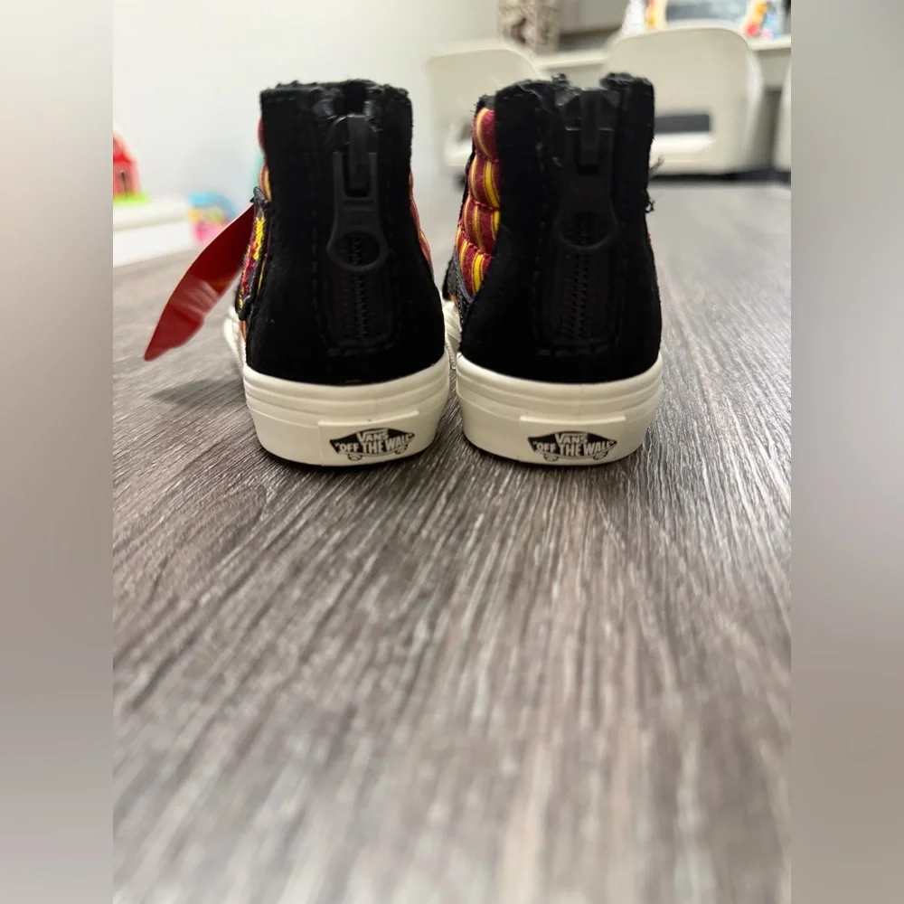 Vans x Harry Potter Sk8-Hi "Gryffindor" toddler shoes NWT-Small marker mark - Picture 4 of 6